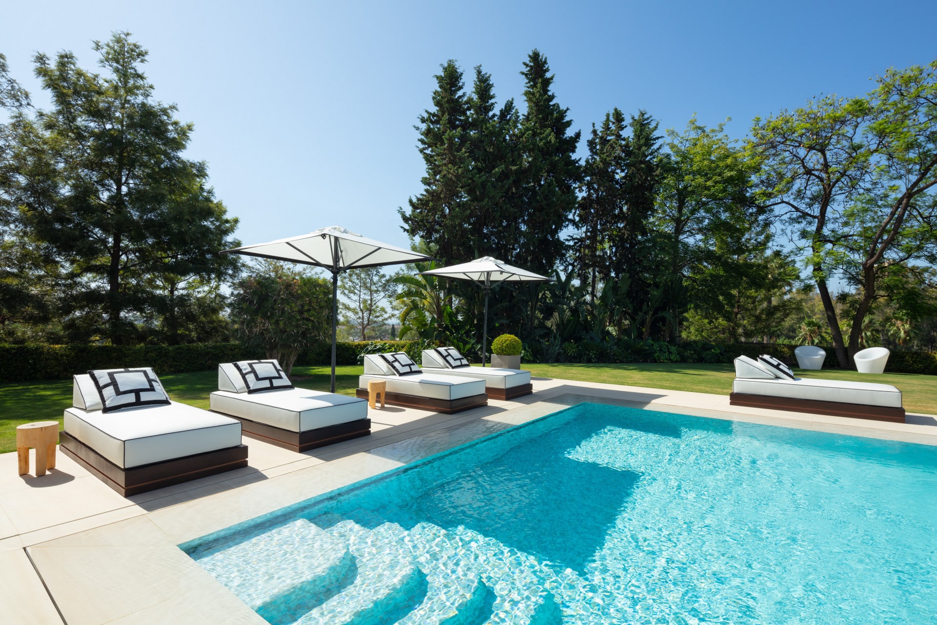 6 Bedroom Villa for Sale in Aloha, Marbella, Marbella - €10,395,000 - 000030