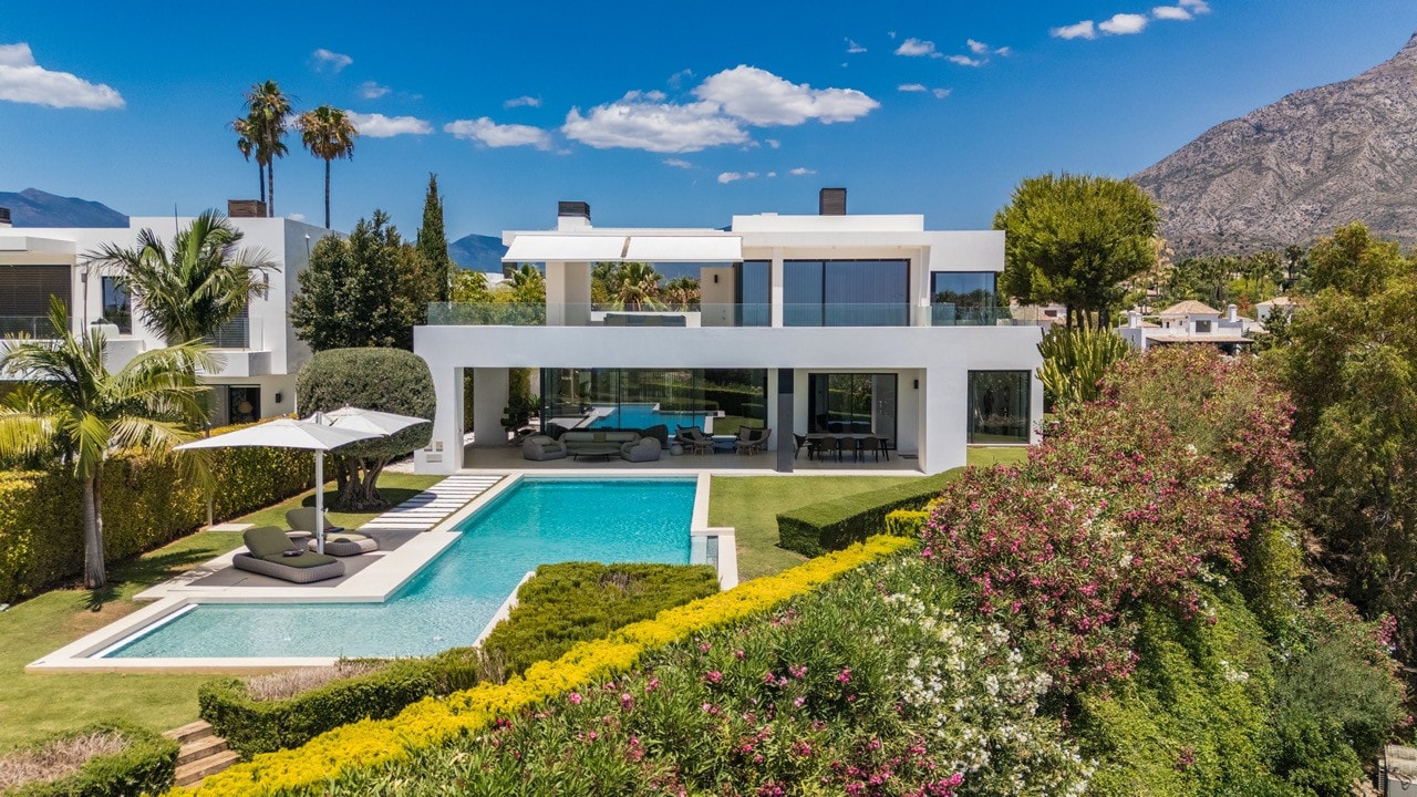 5 Bedroom Villa for Sale in Las Lomas del Marbella Club, Marbella, Marbella - €7,995,000 - 000061