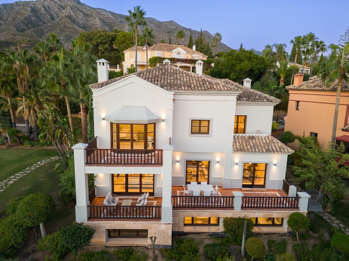 5 Bedroom House for Sale in Marbella, Marbella - €2,600,000 - 000086