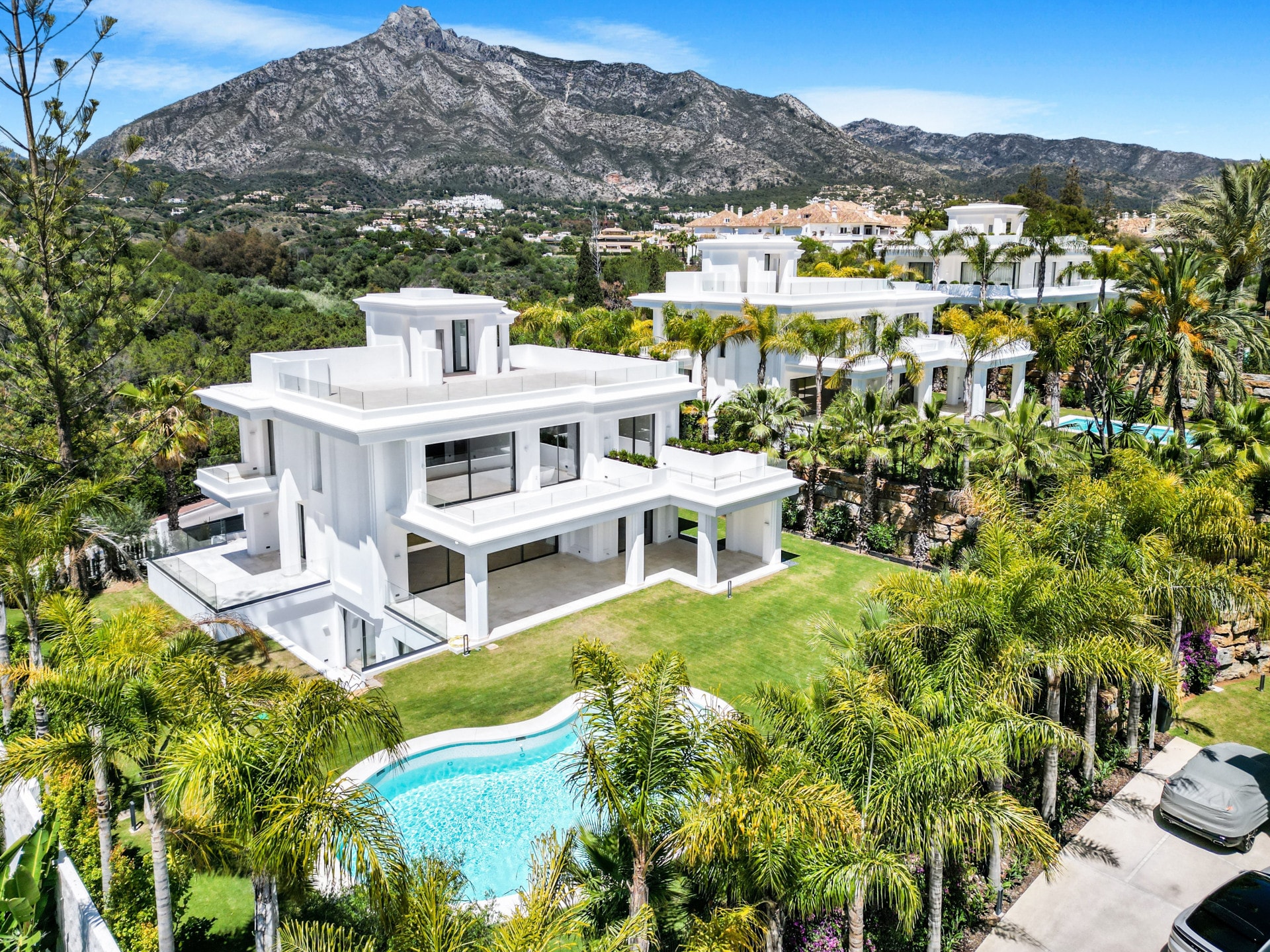 6 Bedroom Villa for Sale in Marbella, Marbella - €6,400,000 - 000104