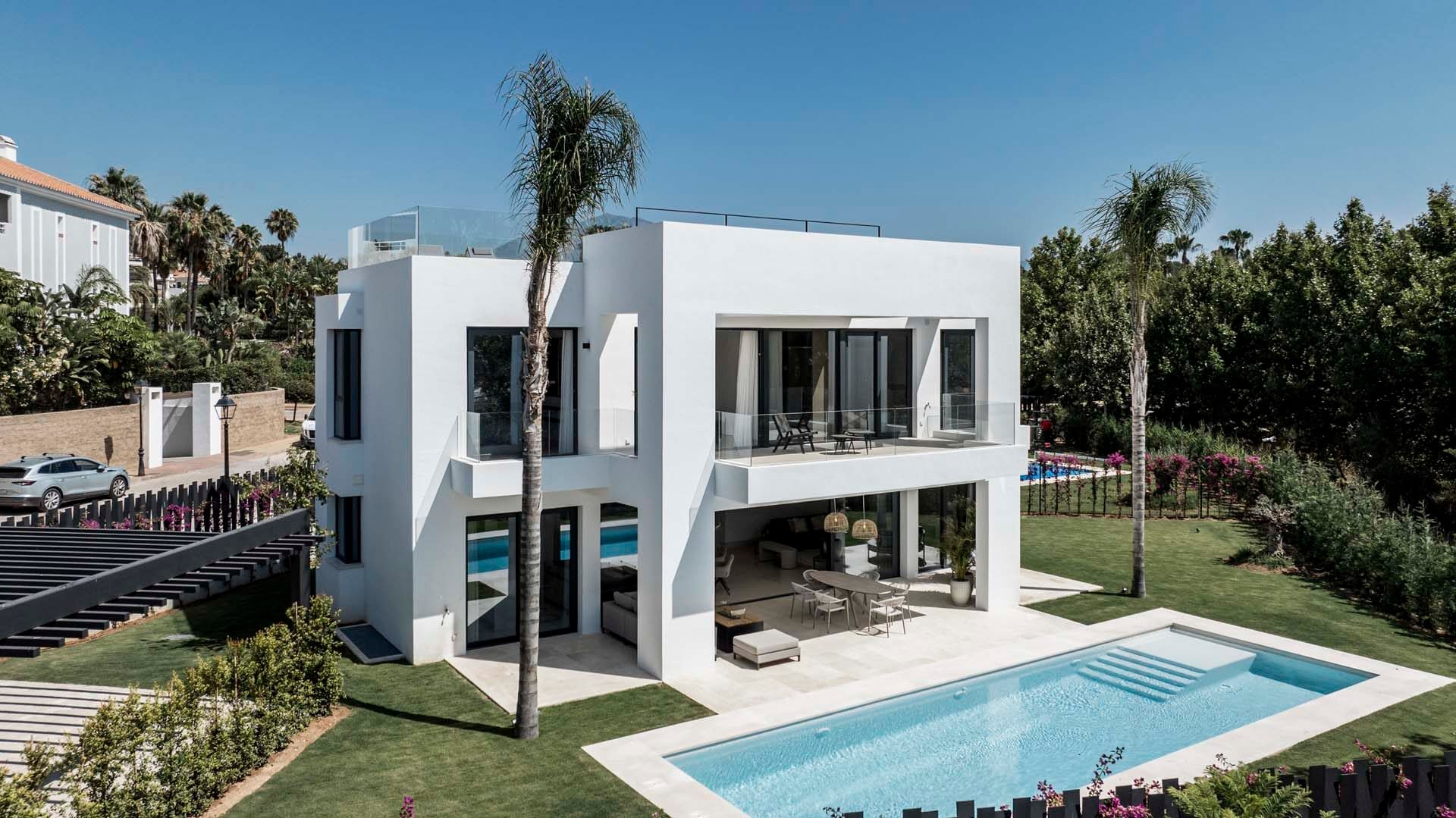 4 Bedroom Villa for Sale in Marbella - €1,995,000 - 000190