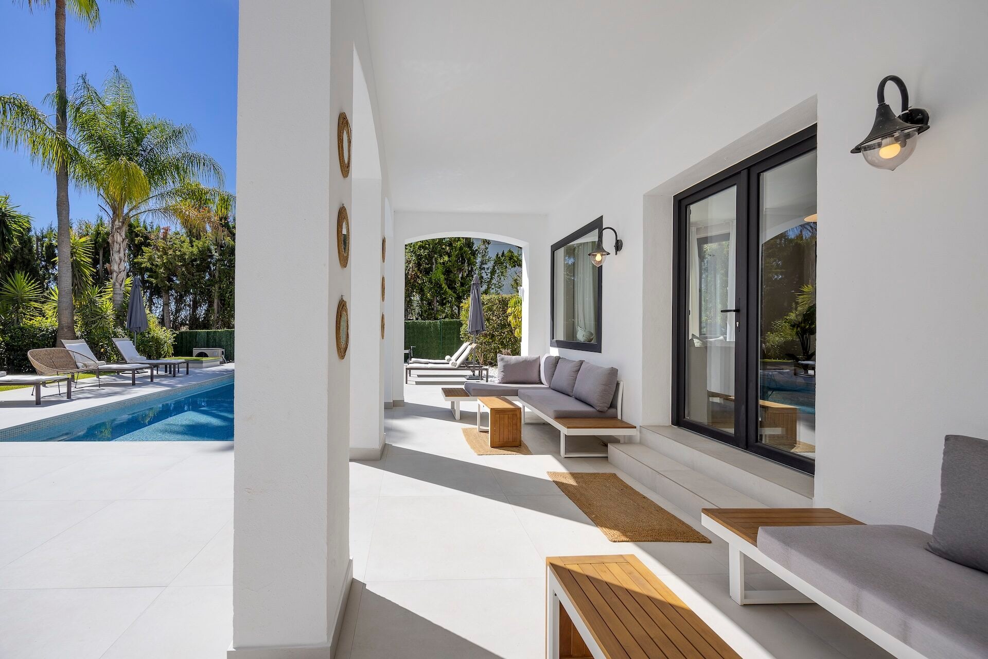 5 Bedroom Villa for Sale in El Paraiso Alto, Marbella - €1,998,000 - 000197