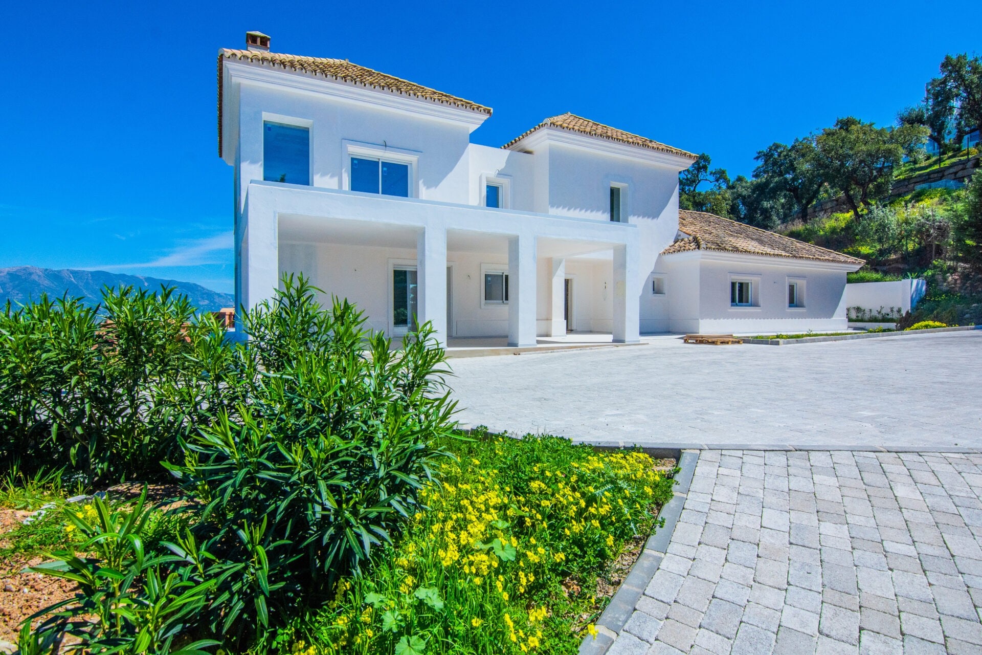 4 Bedroom Villa for Sale in La Mairena, Marbella - €2,400,000 - 000199