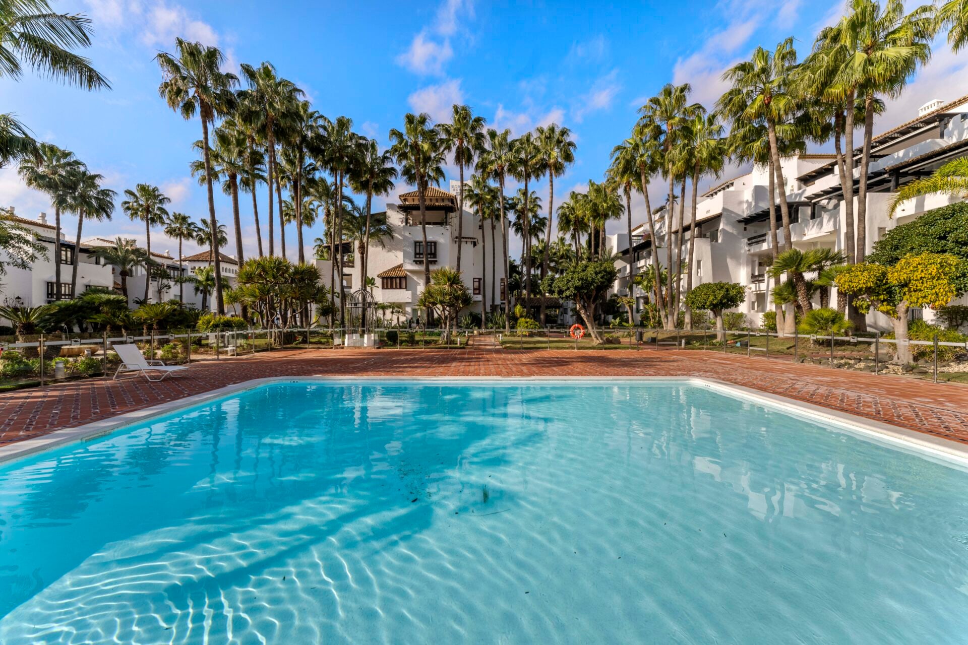 3 Bedroom Apartment for Sale in Marbella - €3,750,000 - 000201