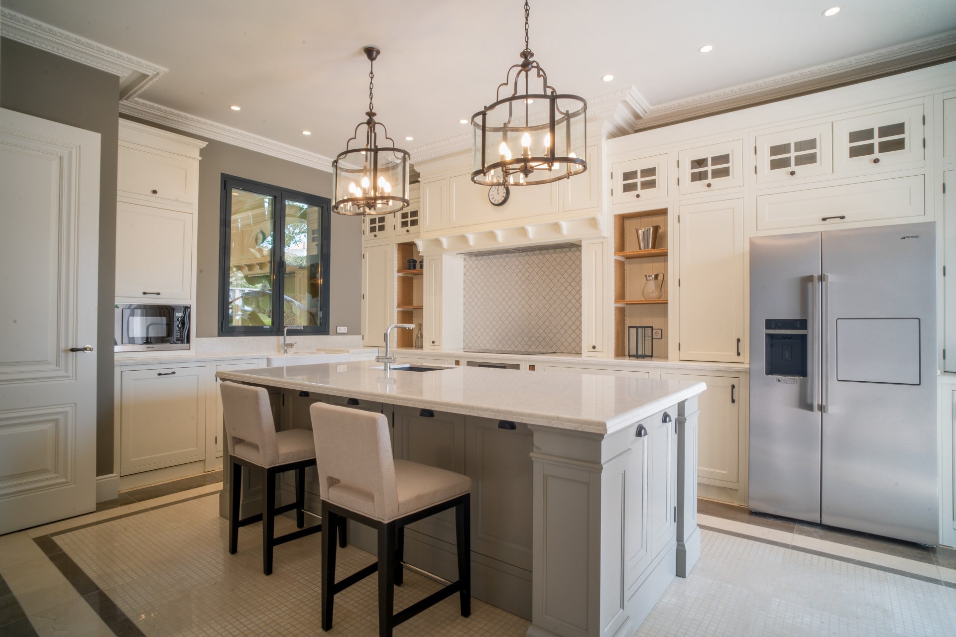 6 Bedroom Villa for Sale in Los Flamingos, Marbella - €3,650,000 - 000222