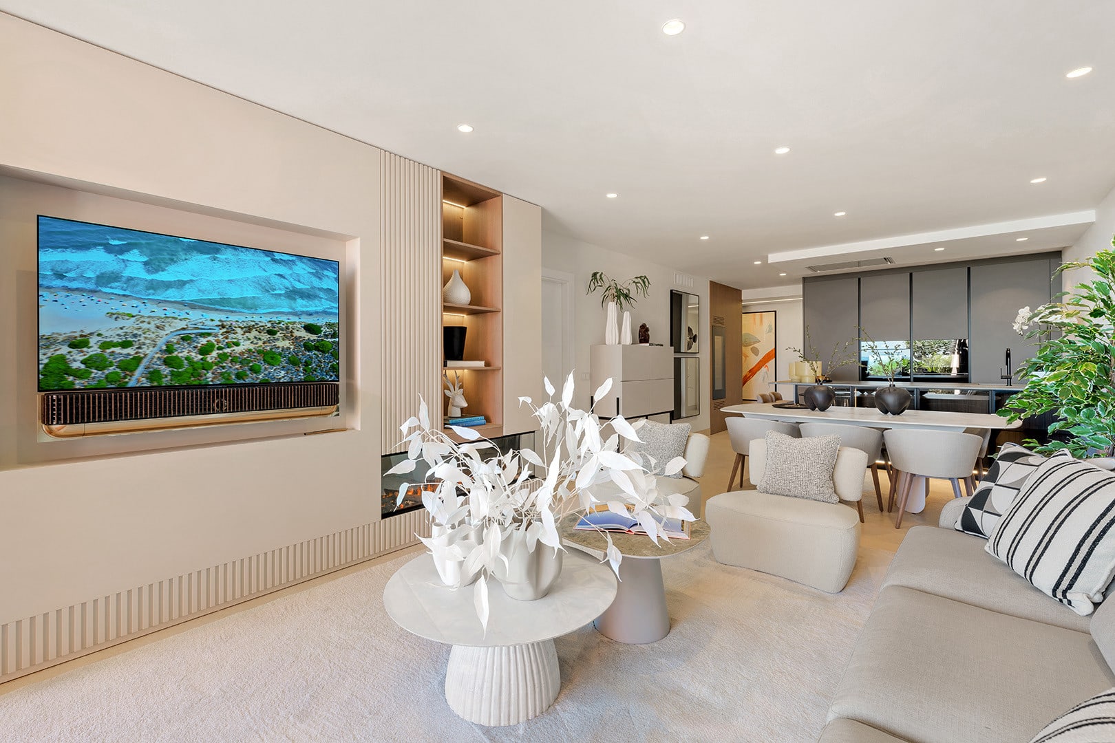 3 Bedroom Apartment for Sale in Estepona East - Menara Beach, Marbella - €2,350,000 - 000236