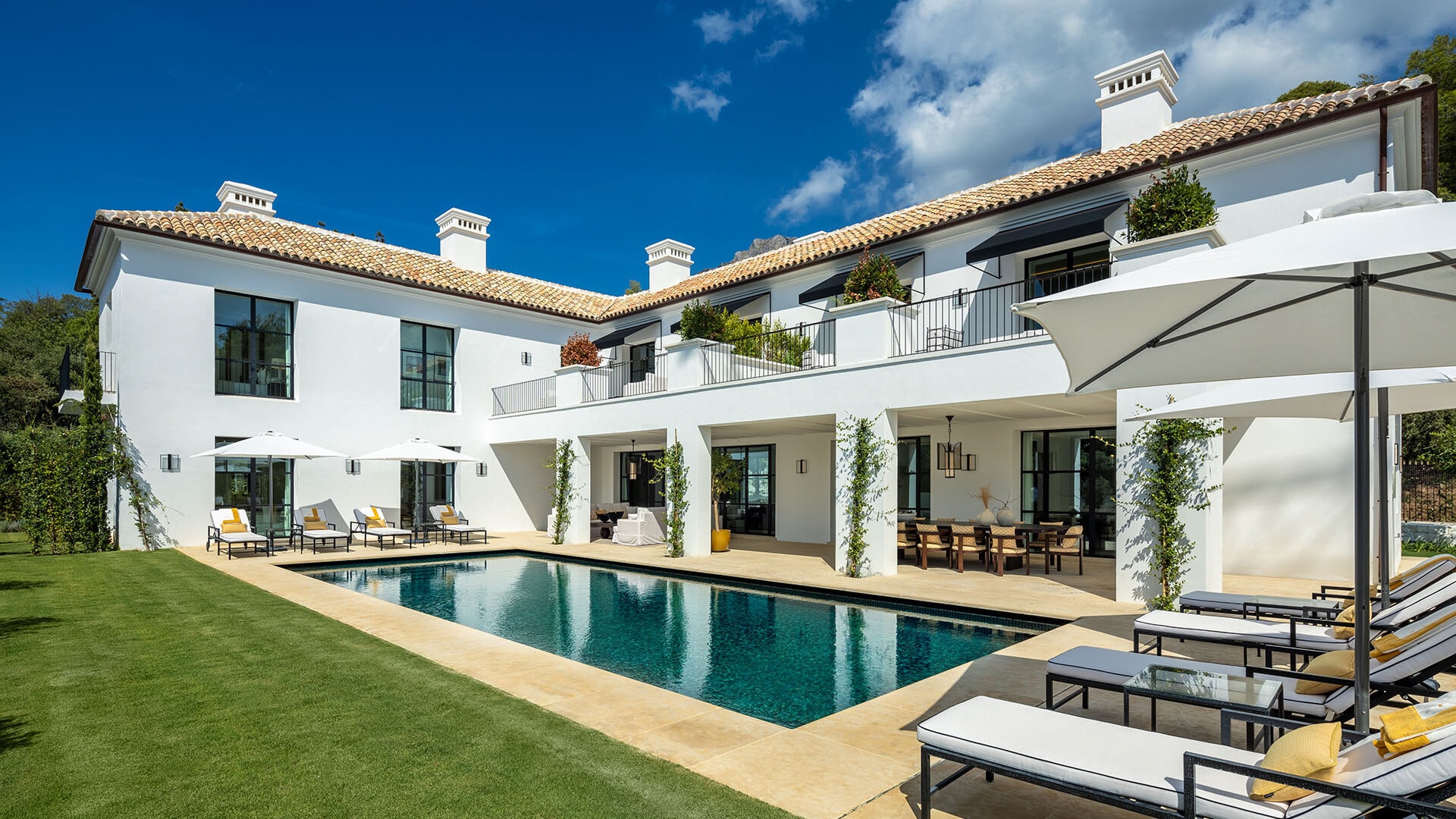 6-bedroom Villa for sale in Cascada de Camoján, Marbella with Private Swimming Pool